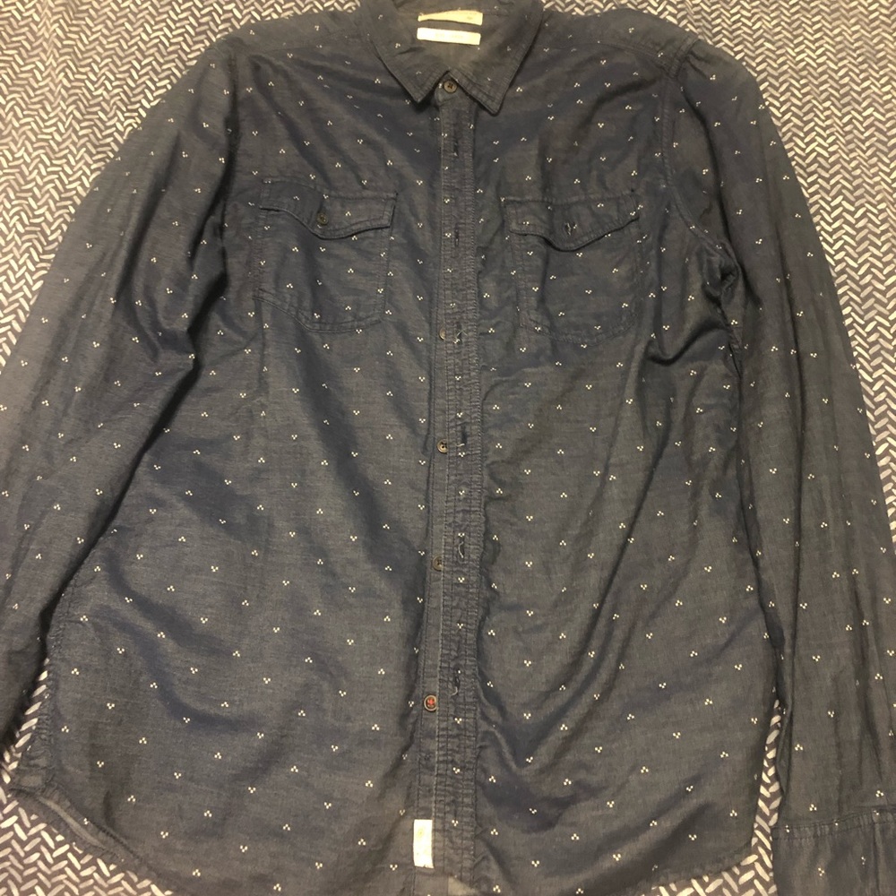 Men’s long sleeve button up